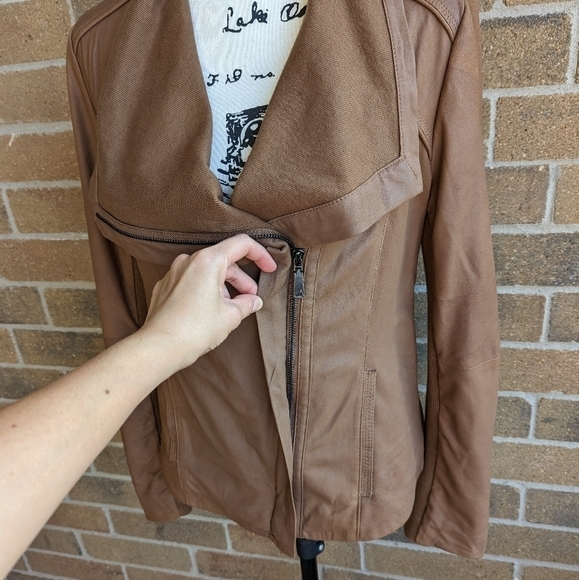 ELIE Tahari Genuine Leather Zip Up Jacket - Picture 5 of 13